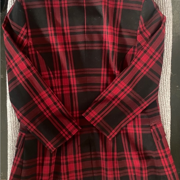 Brand new condition red plaid Le Chateau 3/4 sleeve blazer and matching shoes - Picture 8 of 11